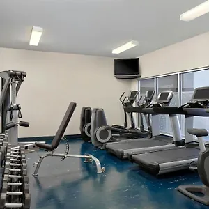 Four Points By Sheraton & West Calgary